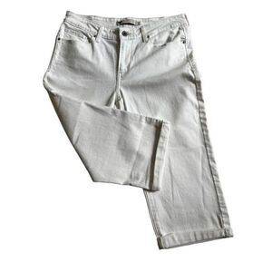 Levi’s White Capri Denim  Cuffed Hem size 8
